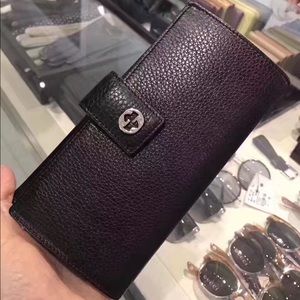 New！GUCCI Interlocking GG Wallet Pebbled Leather